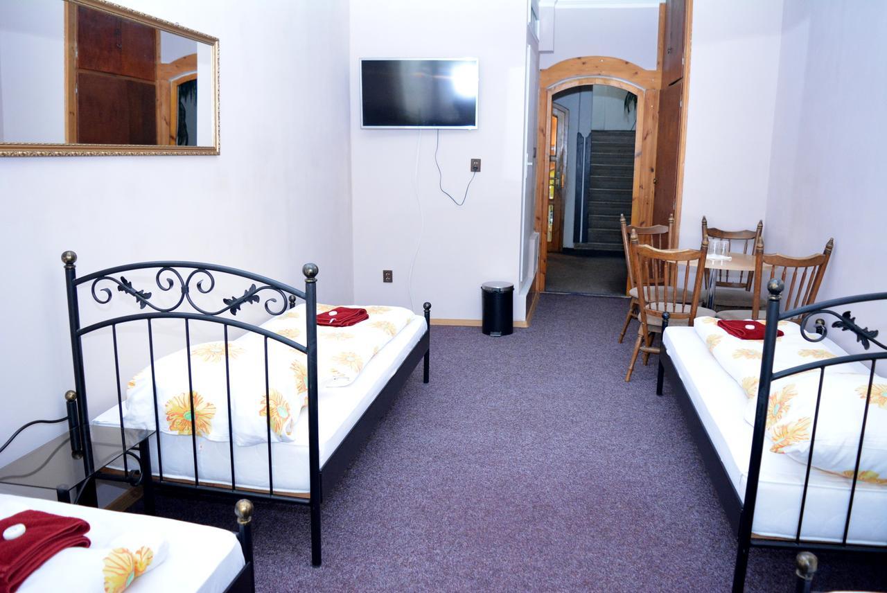 Hotel Posta ジェチーン エクステリア 写真