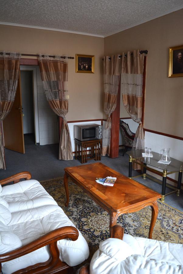 Hotel Posta ジェチーン エクステリア 写真